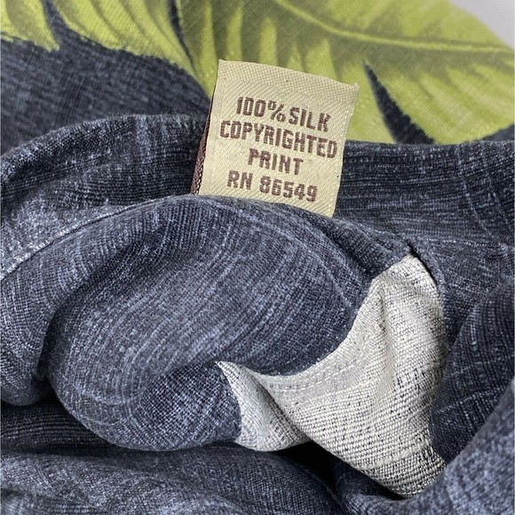 Tommy Bahama Hawaiian Silk Shirt Mens Large Pineapple Pin Up Girl Short Sleeve - Picture 7 of 9